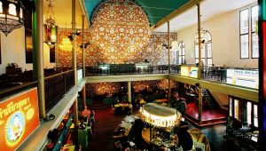 Je vindt Bazar Amsterdam in AMSTERDAM op Lizt.nl
