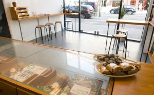 Je vindt Roots in AMSTERDAM op Lizt.nl