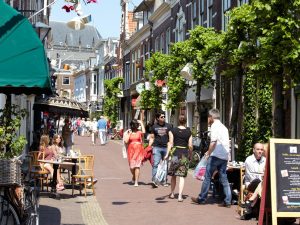 Je vindt Shopping in Haarlem in HAARLEM op Lizt.nl